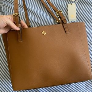 Brand new, excellent condition zero markings Tory Burch Medium Saffiano tote
